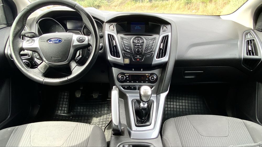 Ford Focus SW — fotografia 10
