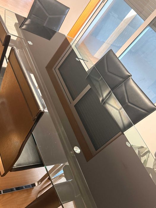 mesa de vidro temperado extensível+6 cadeiras de couro