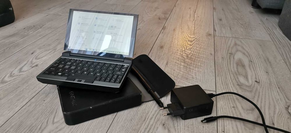 Micro Netbook Laptop ONE-GX1