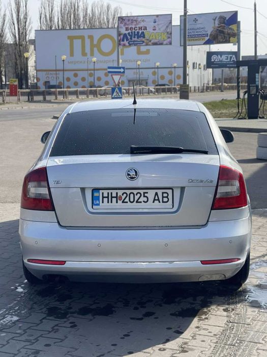 Skoda Octavia 1.4 TSi механика 6-ст (2011 год)