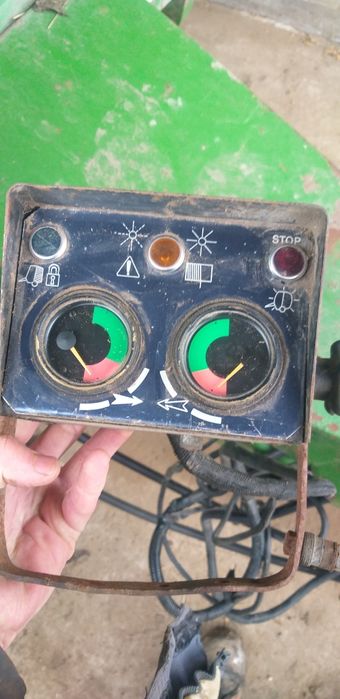 Прес пресс підборщик підбирач рулоний