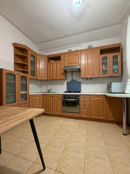 ПРОДАМ 2-кімнатна квартира в самому серці Рівного з видом на Собор та міську раду