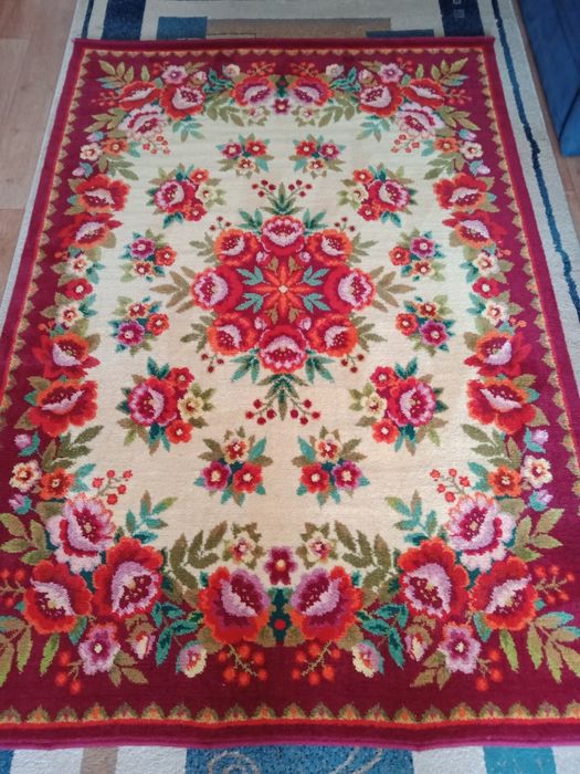 Продам натуральный ковер.