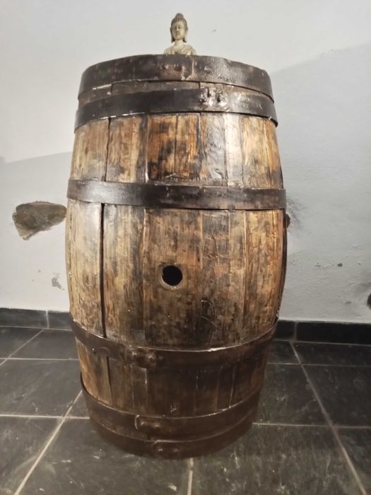 Barril de vinho em carvalho restaurado – peça decorativa única