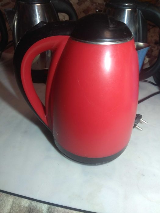 Электрочайники різноманітні