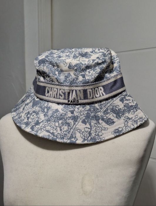 Christian  Dior  bucket