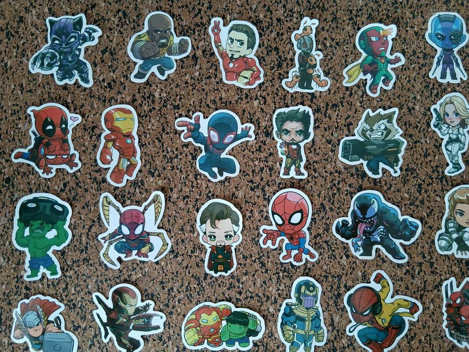 Lote de 50 autocolantes - Super Heróis