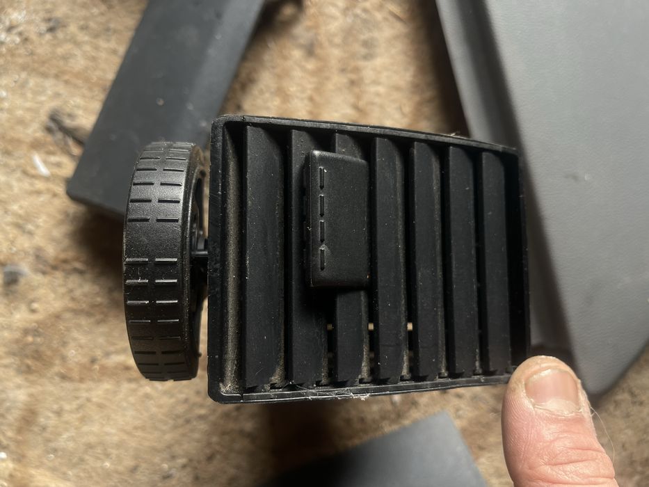 Комплектуючі салону т5