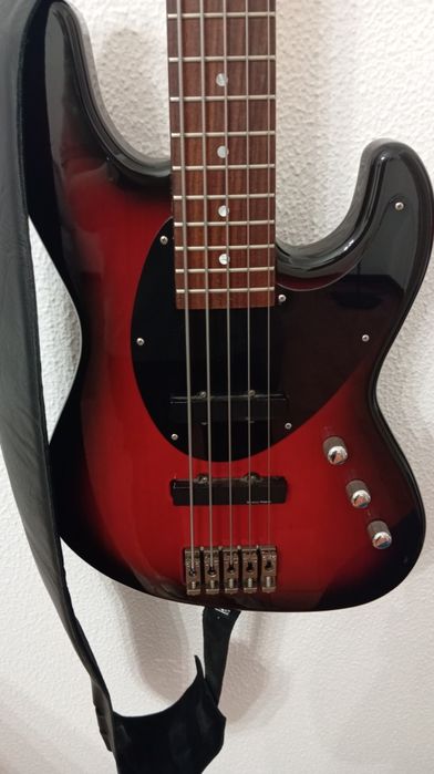 Baixo elétrico 5 cordas Hamer Cruise Bass