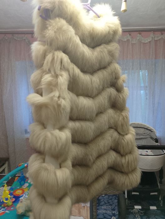 Продам шубу в бежевого відтінку