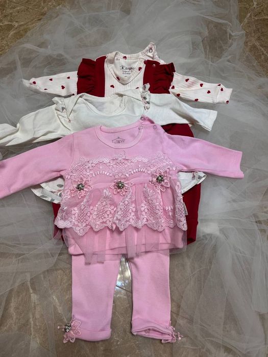 Яскравий,гарний комплект на дівчинку, хрестили,виписка