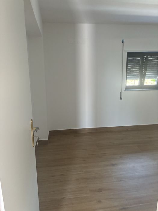 Arrenda-se apartamtento T2 alcanena