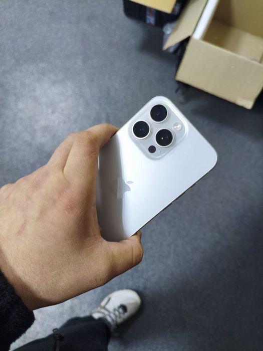 Iphone 15 pro max б/у