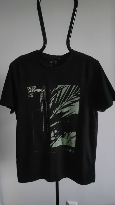 świetny t-shirt 4F  w super stanie