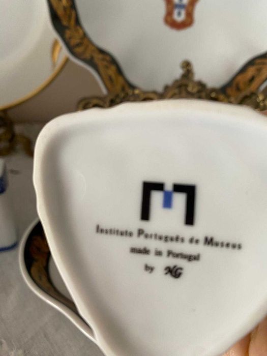 Pote/Frasco de Chá em Porcelana NG – Reprodução Oficial de Museu