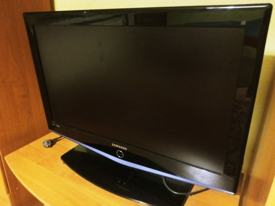 Telewizor Samsung 32 cale. Uszkodzony