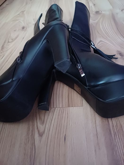 Botki duży rozmiar 43