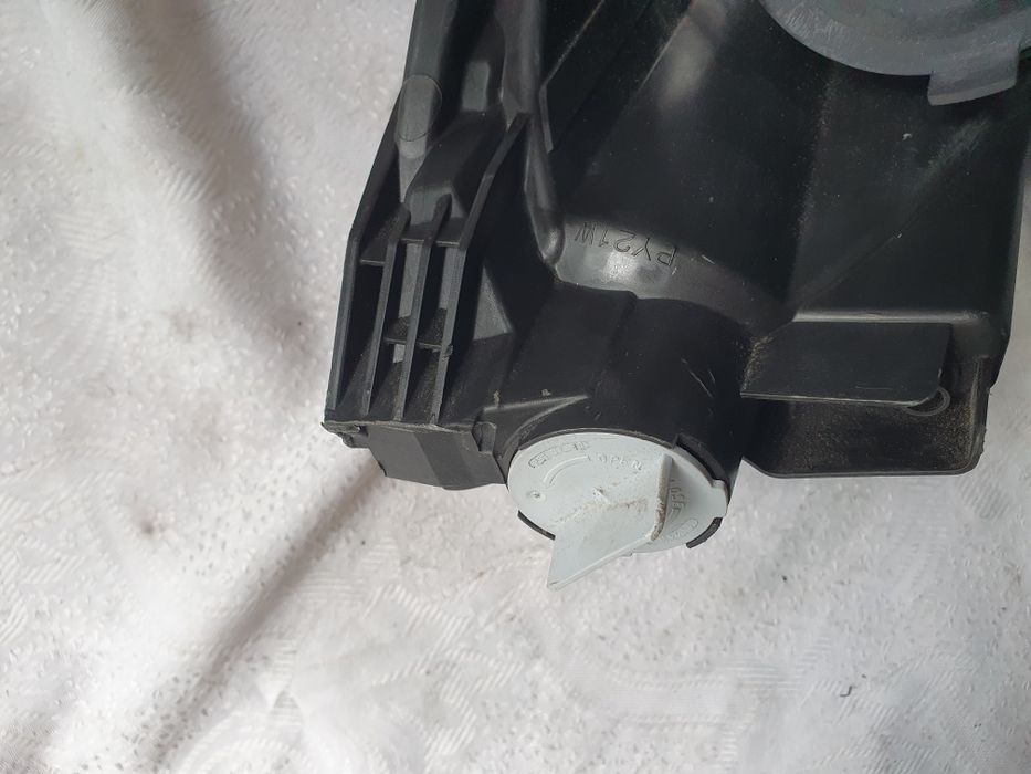 Lampa Ford Transit Courier Turneo prawa EUROPA