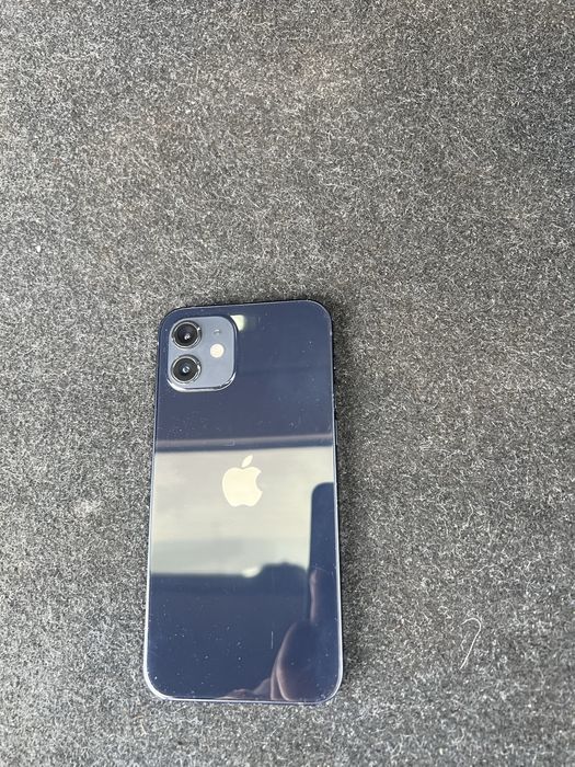 Iphone 12.