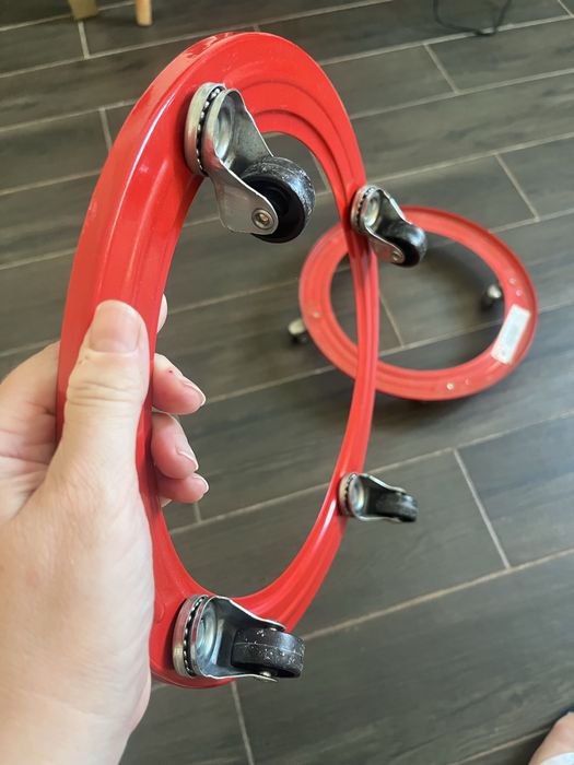 2 suportes com rodas para bilha de gás butano 31cm