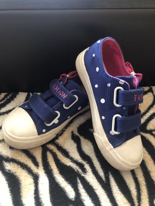 Взуття для дівчиники ( туфлі, сліпони, кеди). Розміри від 28-35