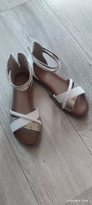 Sandałki z CCC rozmiar 37