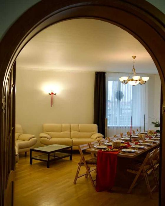 Приватний будинок для святкувань та івентів в Тернополі