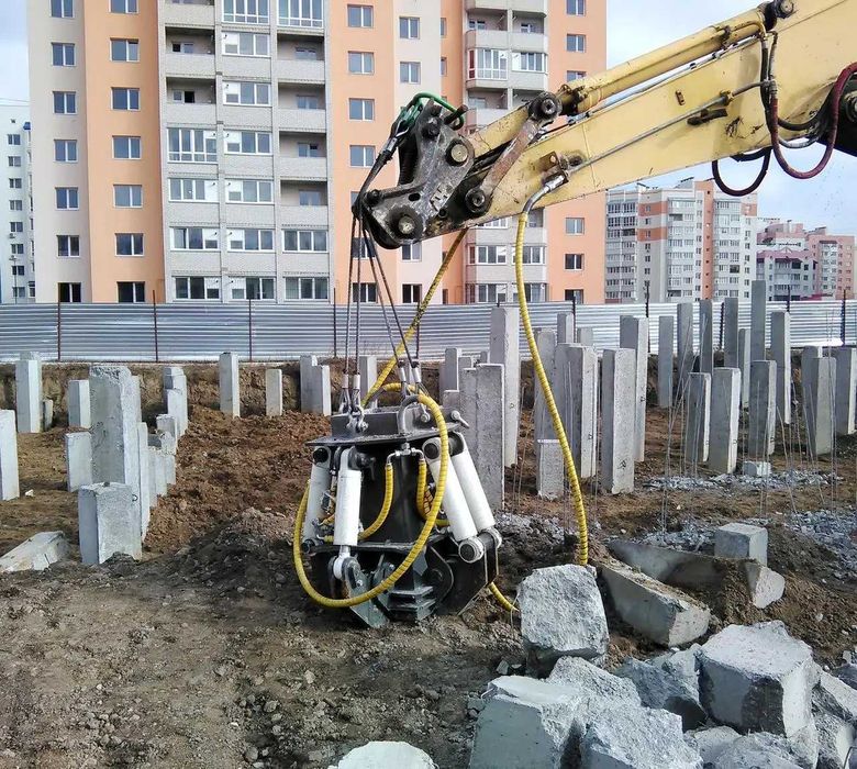 Зрубування оголовків паль. Зрубка. Оренда обладнання для зрізання паль