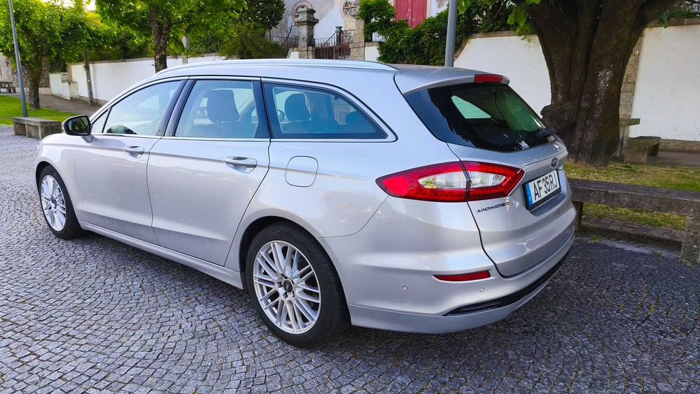 Ford Mondeo 1.5 Titanium estado excelente (Jantes 17' 20 raios)