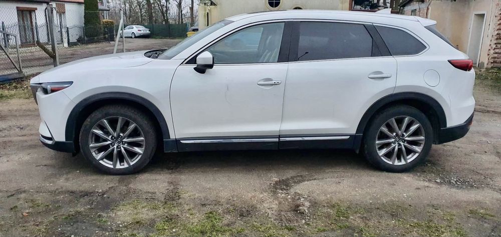 Mazda CX9  /biała perła / nowy model /7 osobowa 2.5 benz