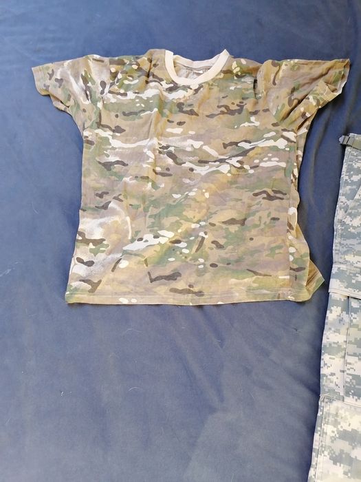 Spodnie moro, desanty.