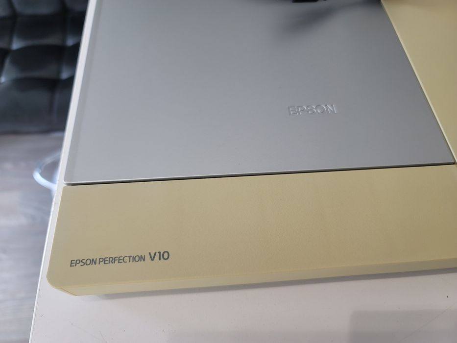 Сканер Epson Perfection V10