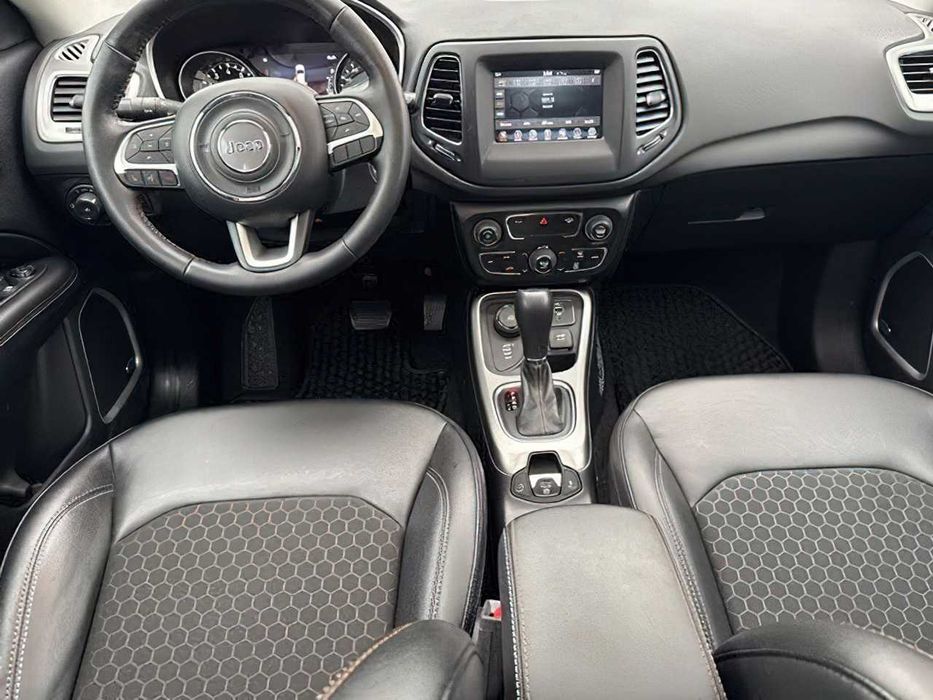 Jeep Compass      2021