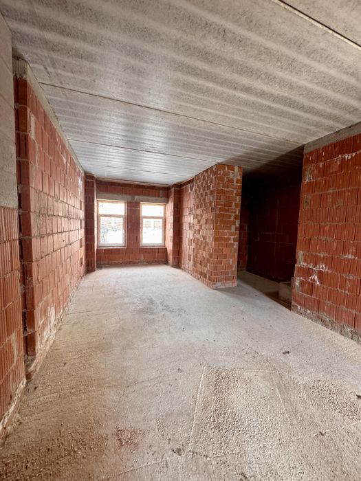 Таунхаус з закритою територією