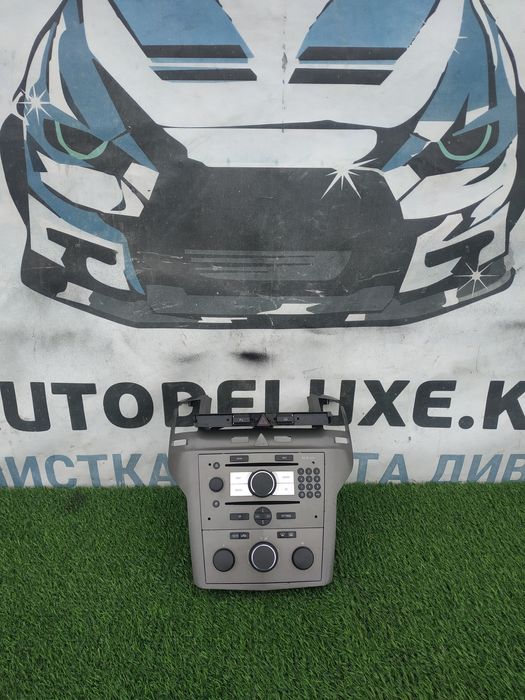 Накладки центральні консолі  Opel Astra H