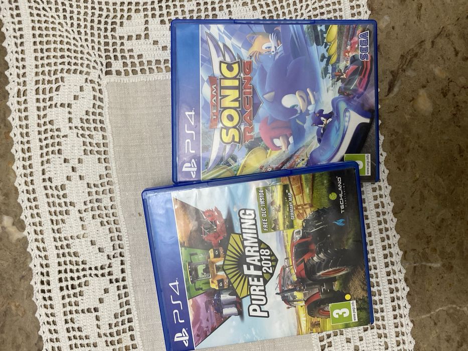PS4 slim 500gb com 2 comandos + 2 jogos