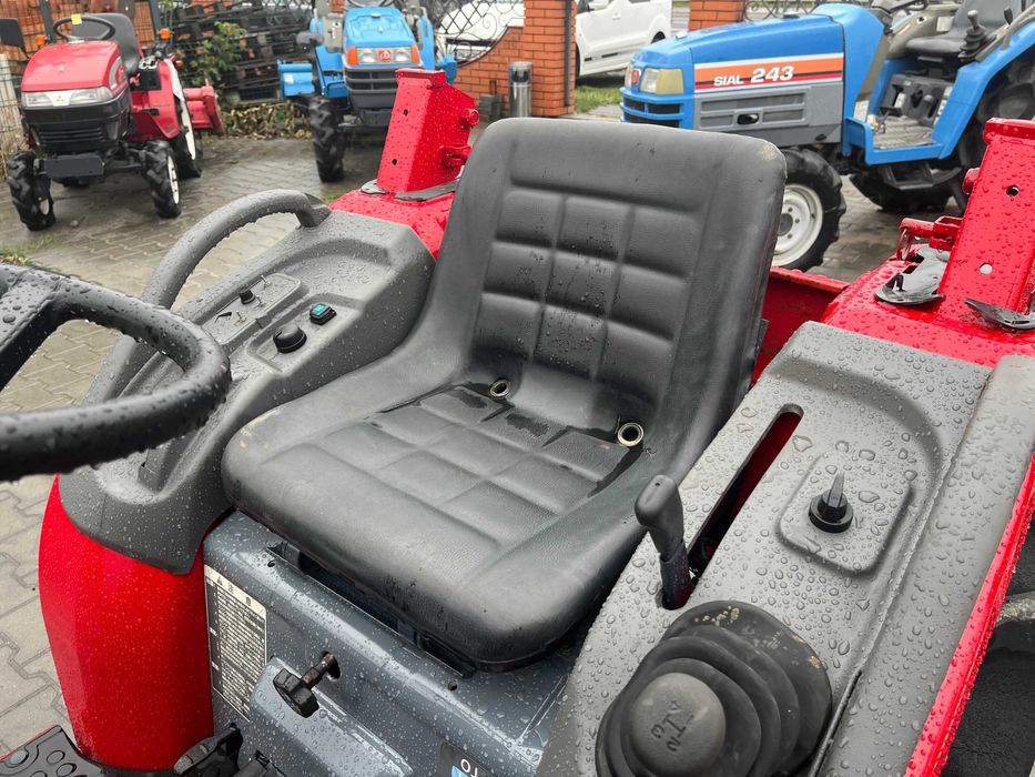 Японський тракторYANMAR AF18D