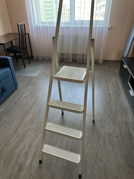 Продам лестницу - стремянку