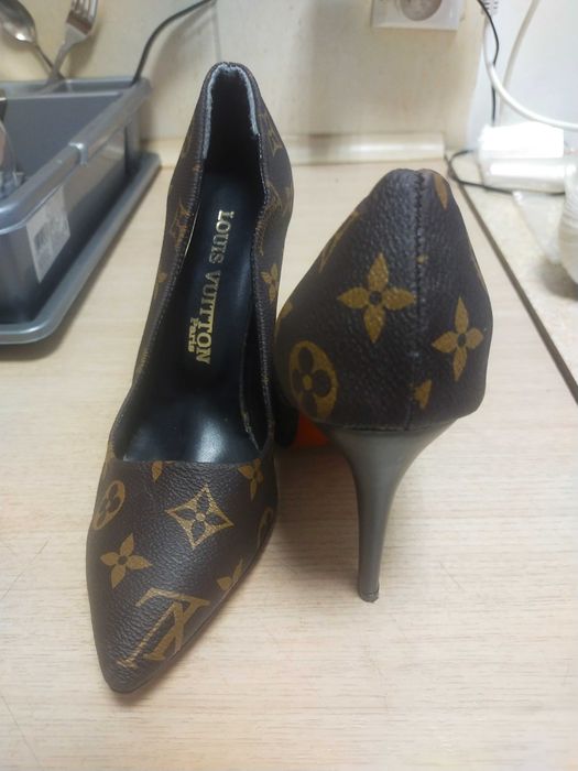Brązowe szpilki Louis Vuitton rozmiar 37