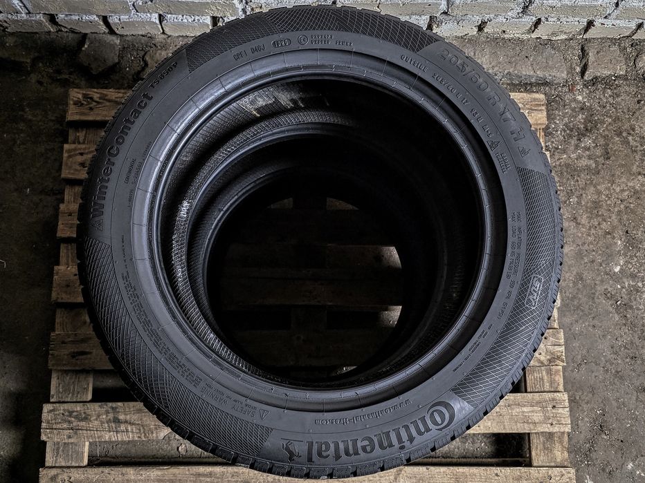 Зимові 205/60r17 Continental | 2025 | 8.5/6.5mm | Made in Germany | Преміум шини | Комплект / 4шт | Ідеальний стан, без пошкоджень, без ремонтів