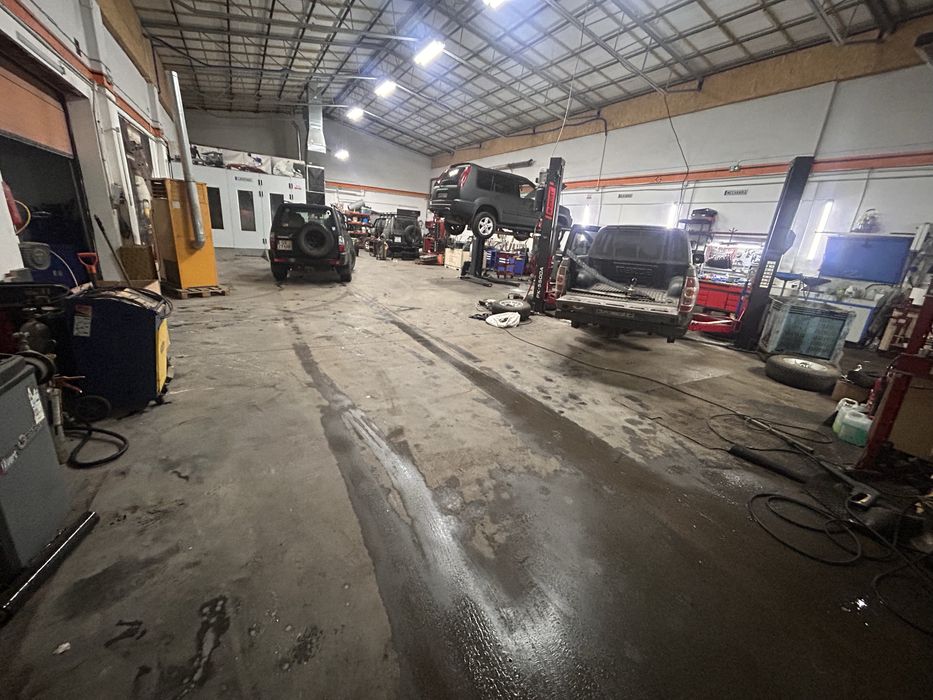 Naprawy Pojazdów Dostawczych i Osobowych - Usługa Door to Door