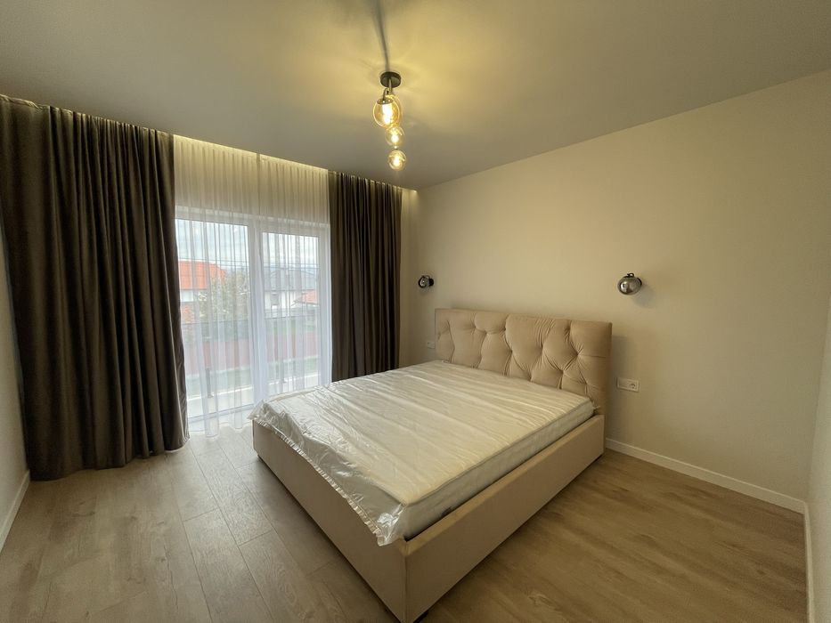 Продаж котеджу з гаражем, газове опалення