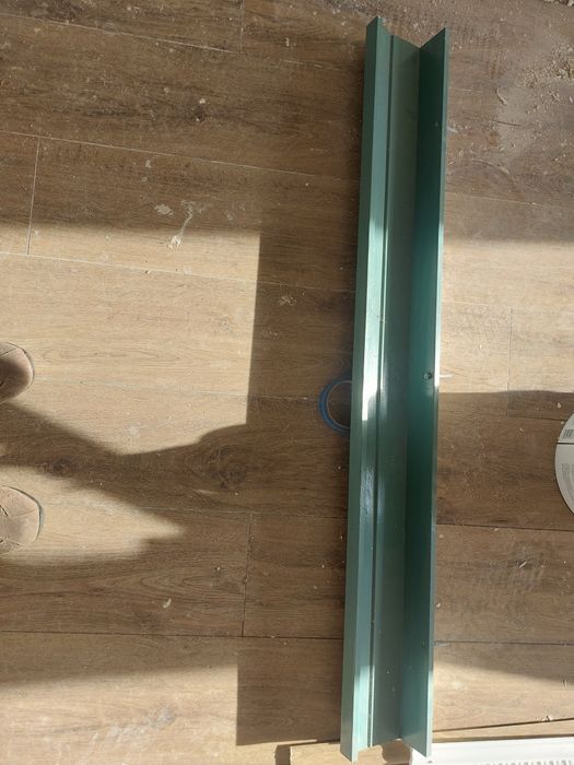 Półki wiszące w stanie bardzo dobrym