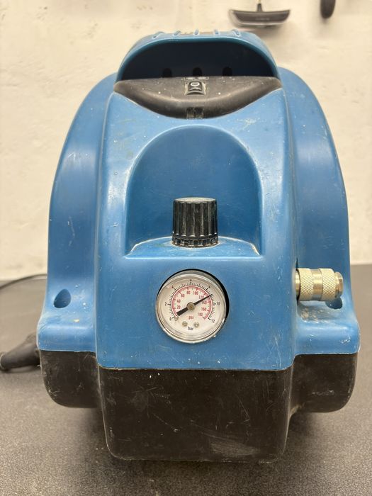 Kompresor Makita MAC610