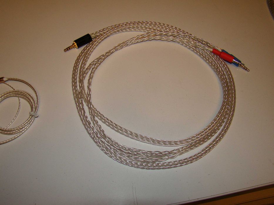 Провода для наушников продвинутого типа/посеребреный/. Y образный