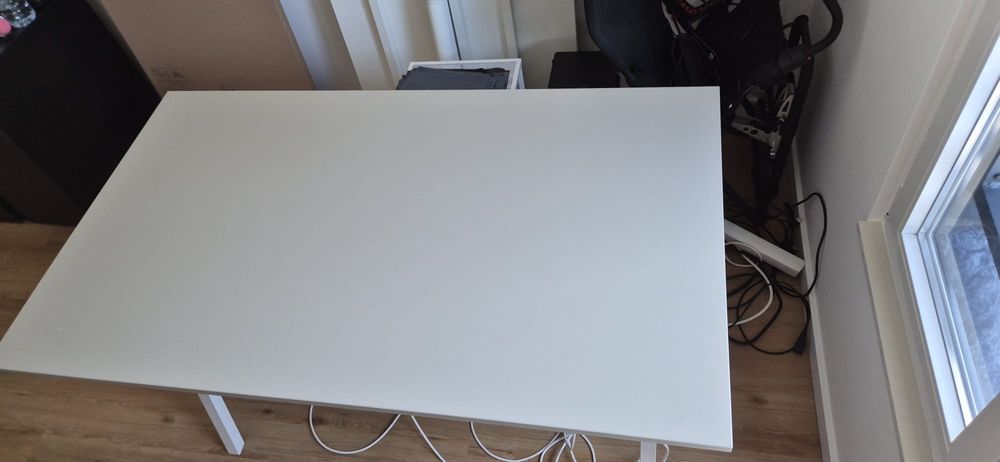 Secretaria IKEA TROTTEN – 140 x 80 cm