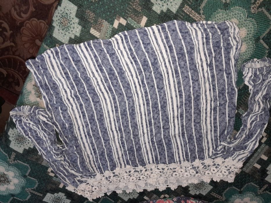 Кофточка із відкритими плечами