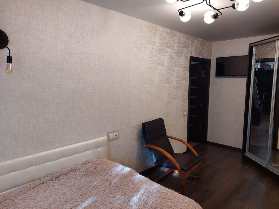 2 к квартира .  Дві окремі кімнати.Центр. Міська лікарня .ПогранАкадем