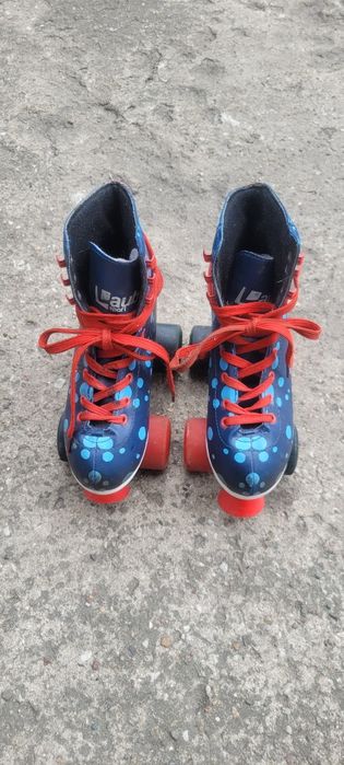 Wrotkii roz. 34 Street Runner