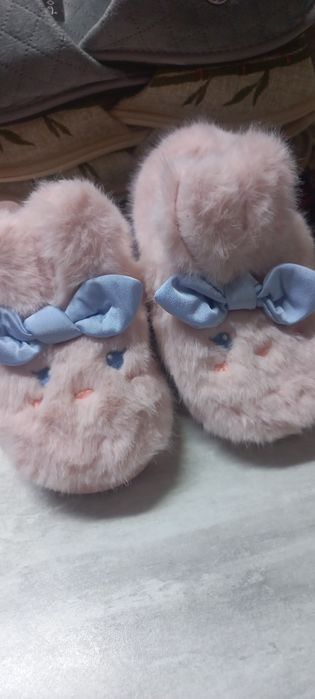 Дитячі гарні  капці